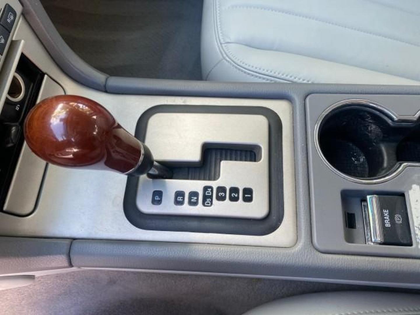 2004 Ceramic White Tri-Coat /Dark Stone/Med Lt Stone Lincoln LS LOW MILES 43,468 1 OWNER (1LNHM86S54Y) with an 3.0L DOHC SMPI 24-Valve V6 Engine engine, Automatic transmission, located at 4701 North Dixie Hwy, Pompano Beach, FL, 33064, (954) 422-2889, 26.240938, -80.123474 - OUR WEBPAGE FLORIDACARS1.COM HAS OVER 100 PHOTOS AND FREE CARFAX LINK 2004 LINCOLN LS LUXURY 1 OWNER VIN: 1LNHM86S54Y643526 1 L N H M 8 6 S 5 4 Y 6 4 3 5 2 6 SEDAN 4 DR 3.0L V6 F DOHC GASOLINE 26 MPG REAR WHEEL DRIVE Features ABS Brakes Air Conditioning Alloy Wheels AM/FM Stereo Automatic Transmissi - Photo#63