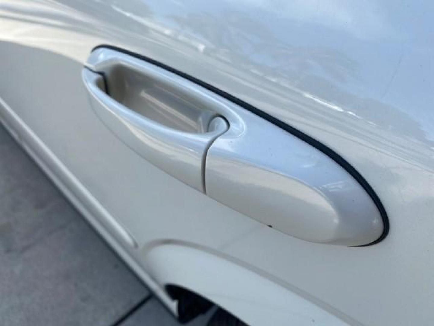 2004 Ceramic White Tri-Coat /Dark Stone/Med Lt Stone Lincoln LS LOW MILES 43,468 1 OWNER (1LNHM86S54Y) with an 3.0L DOHC SMPI 24-Valve V6 Engine engine, Automatic transmission, located at 4701 North Dixie Hwy, Pompano Beach, FL, 33064, (954) 422-2889, 26.240938, -80.123474 - OUR WEBPAGE FLORIDACARS1.COM HAS OVER 100 PHOTOS AND FREE CARFAX LINK 2004 LINCOLN LS LUXURY 1 OWNER VIN: 1LNHM86S54Y643526 1 L N H M 8 6 S 5 4 Y 6 4 3 5 2 6 SEDAN 4 DR 3.0L V6 F DOHC GASOLINE 26 MPG REAR WHEEL DRIVE Features ABS Brakes Air Conditioning Alloy Wheels AM/FM Stereo Automatic Transmissi - Photo#74