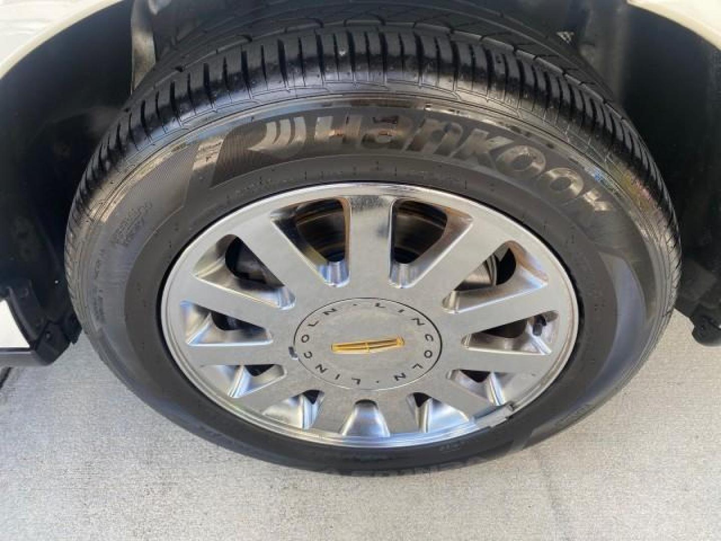 2004 Ceramic White Tri-Coat /Dark Stone/Med Lt Stone Lincoln LS LOW MILES 43,468 1 OWNER (1LNHM86S54Y) with an 3.0L DOHC SMPI 24-Valve V6 Engine engine, Automatic transmission, located at 4701 North Dixie Hwy, Pompano Beach, FL, 33064, (954) 422-2889, 26.240938, -80.123474 - OUR WEBPAGE FLORIDACARS1.COM HAS OVER 100 PHOTOS AND FREE CARFAX LINK 2004 LINCOLN LS LUXURY 1 OWNER VIN: 1LNHM86S54Y643526 1 L N H M 8 6 S 5 4 Y 6 4 3 5 2 6 SEDAN 4 DR 3.0L V6 F DOHC GASOLINE 26 MPG REAR WHEEL DRIVE Features ABS Brakes Air Conditioning Alloy Wheels AM/FM Stereo Automatic Transmissi - Photo#86