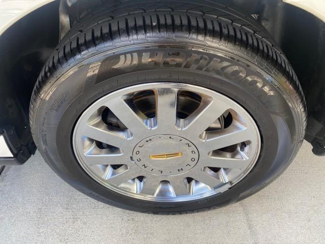 2004 Ceramic White Tri-Coat /Dark Stone/Med Lt Stone Lincoln LS LOW MILES 43,468 1 OWNER (1LNHM86S54Y) with an 3.0L DOHC SMPI 24-Valve V6 Engine engine, Automatic transmission, located at 4701 North Dixie Hwy, Pompano Beach, FL, 33064, (954) 422-2889, 26.240938, -80.123474 - OUR WEBPAGE FLORIDACARS1.COM HAS OVER 100 PHOTOS AND FREE CARFAX LINK 2004 LINCOLN LS LUXURY 1 OWNER VIN: 1LNHM86S54Y643526 1 L N H M 8 6 S 5 4 Y 6 4 3 5 2 6 SEDAN 4 DR 3.0L V6 F DOHC GASOLINE 26 MPG REAR WHEEL DRIVE Features ABS Brakes Air Conditioning Alloy Wheels AM/FM Stereo Automatic Transmissi - Photo#86