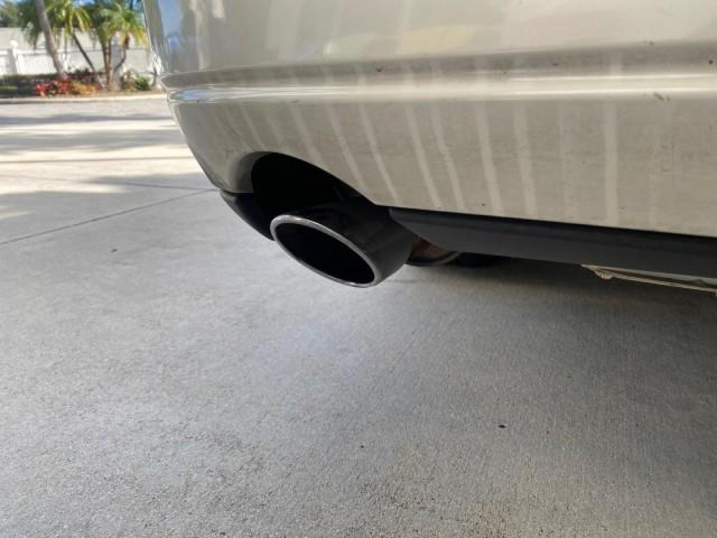 2004 Ceramic White Tri-Coat /Dark Stone/Med Lt Stone Lincoln LS LOW MILES 43,468 1 OWNER (1LNHM86S54Y) with an 3.0L DOHC SMPI 24-Valve V6 Engine engine, Automatic transmission, located at 4701 North Dixie Hwy, Pompano Beach, FL, 33064, (954) 422-2889, 26.240938, -80.123474 - OUR WEBPAGE FLORIDACARS1.COM HAS OVER 100 PHOTOS AND FREE CARFAX LINK 2004 LINCOLN LS LUXURY 1 OWNER VIN: 1LNHM86S54Y643526 1 L N H M 8 6 S 5 4 Y 6 4 3 5 2 6 SEDAN 4 DR 3.0L V6 F DOHC GASOLINE 26 MPG REAR WHEEL DRIVE Features ABS Brakes Air Conditioning Alloy Wheels AM/FM Stereo Automatic Transmissi - Photo#93