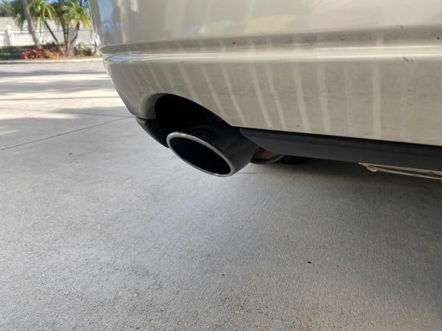 2004 Ceramic White Tri-Coat /Dark Stone/Med Lt Stone Lincoln LS LOW MILES 43,468 1 OWNER (1LNHM86S54Y) with an 3.0L DOHC SMPI 24-Valve V6 Engine engine, Automatic transmission, located at 4701 North Dixie Hwy, Pompano Beach, FL, 33064, (954) 422-2889, 26.240938, -80.123474 - OUR WEBPAGE FLORIDACARS1.COM HAS OVER 100 PHOTOS AND FREE CARFAX LINK 2004 LINCOLN LS LUXURY 1 OWNER VIN: 1LNHM86S54Y643526 1 L N H M 8 6 S 5 4 Y 6 4 3 5 2 6 SEDAN 4 DR 3.0L V6 F DOHC GASOLINE 26 MPG REAR WHEEL DRIVE Features ABS Brakes Air Conditioning Alloy Wheels AM/FM Stereo Automatic Transmissi - Photo#93