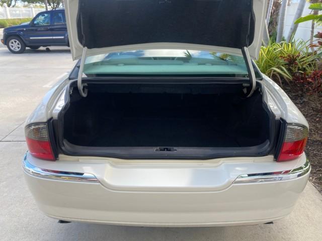 2004 Ceramic White Tri-Coat /Dark Stone/Med Lt Stone Lincoln LS LOW MILES 43,468 1 OWNER (1LNHM86S54Y) with an 3.0L DOHC SMPI 24-Valve V6 Engine engine, Automatic transmission, located at 4701 North Dixie Hwy, Pompano Beach, FL, 33064, (954) 422-2889, 26.240938, -80.123474 - OUR WEBPAGE FLORIDACARS1.COM HAS OVER 100 PHOTOS AND FREE CARFAX LINK 2004 LINCOLN LS LUXURY 1 OWNER VIN: 1LNHM86S54Y643526 1 L N H M 8 6 S 5 4 Y 6 4 3 5 2 6 SEDAN 4 DR 3.0L V6 F DOHC GASOLINE 26 MPG REAR WHEEL DRIVE Features ABS Brakes Air Conditioning Alloy Wheels AM/FM Stereo Automatic Transmissi - Photo#95