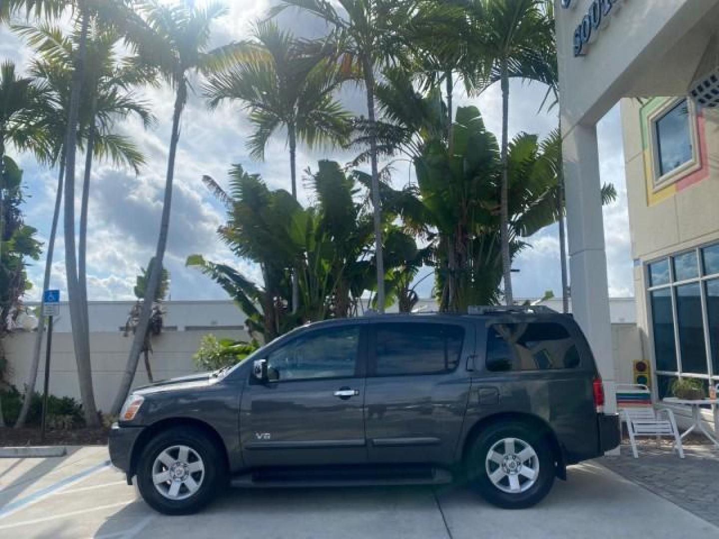 2006 Granite Metallic /Steel/Titanium Nissan Armada SUV 4x4 SE LOW MILES 46,059 1 OWNER (5N1AA08B36N) with an 5.6L DOHC 32-Valve Endurance V8 Engine engine, Automatic transmission, located at 4701 North Dixie Hwy, Pompano Beach, FL, 33064, (954) 422-2889, 26.240938, -80.123474 - OUR WEBPAGE FLORIDACARS1.COM HAS OVER 100 PHOTOS AND FREE CARFAX LINK 2006 NISSAN ARMADA LE LEATHER SUNROOF LOADED TOP OF THE LINE VIN: 5N1AA08B36N727681 5 N 1 A A 0 8 B 3 6 N 7 2 7 6 8 1 4 DOOR WAGON/SPORT UTILITY 5.6L V8 F DOHC 32V GASOLINE 18 MPG REAR WHEEL DRIVE W/ 4X4 Features 4WD/AWD ABS Brake - Photo#4