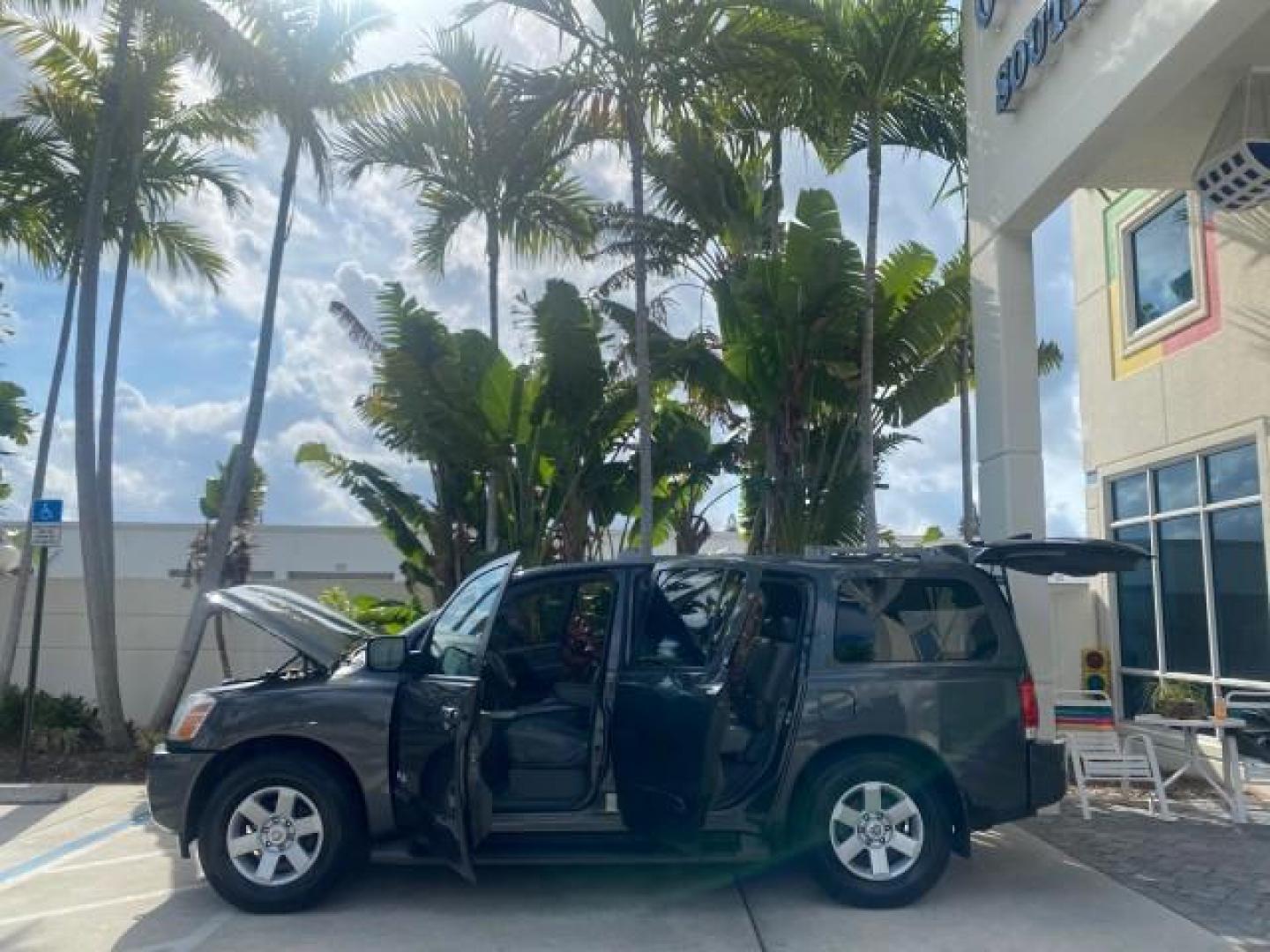 2006 Granite Metallic /Steel/Titanium Nissan Armada SUV 4x4 SE LOW MILES 46,059 1 OWNER (5N1AA08B36N) with an 5.6L DOHC 32-Valve Endurance V8 Engine engine, Automatic transmission, located at 4701 North Dixie Hwy, Pompano Beach, FL, 33064, (954) 422-2889, 26.240938, -80.123474 - OUR WEBPAGE FLORIDACARS1.COM HAS OVER 100 PHOTOS AND FREE CARFAX LINK 2006 NISSAN ARMADA LE LEATHER SUNROOF LOADED TOP OF THE LINE VIN: 5N1AA08B36N727681 5 N 1 A A 0 8 B 3 6 N 7 2 7 6 8 1 4 DOOR WAGON/SPORT UTILITY 5.6L V8 F DOHC 32V GASOLINE 18 MPG REAR WHEEL DRIVE W/ 4X4 Features 4WD/AWD ABS Brake - Photo#8