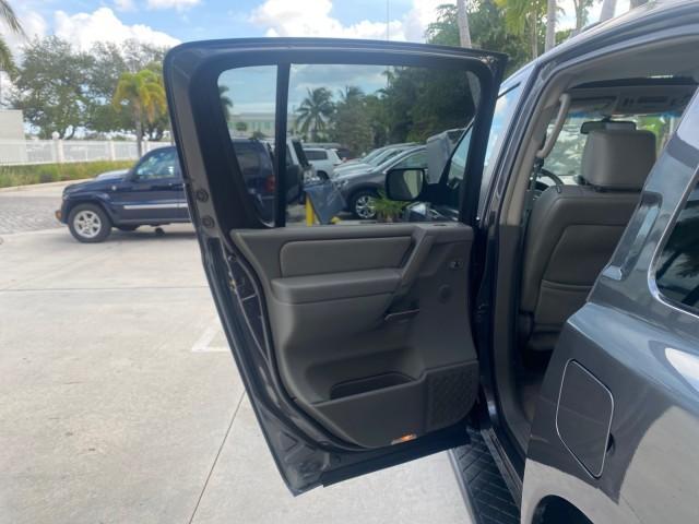 2006 Granite Metallic /Steel/Titanium Nissan Armada 4x4 SE LOW MILES 46,059 1 OWNER (5N1AA08B36N) with an 5.6L DOHC 32-Valve Endurance V8 Engine engine, Automatic transmission, located at 4701 North Dixie Hwy, Pompano Beach, FL, 33064, (954) 422-2889, 26.240938, -80.123474 - OUR WEBPAGE FLORIDACARS1.COM HAS OVER 100 PHOTOS AND FREE CARFAX LINK 2006 NISSAN ARMADA LE LEATHER SUNROOF LOADED TOP OF THE LINE VIN: 5N1AA08B36N727681 5 N 1 A A 0 8 B 3 6 N 7 2 7 6 8 1 4 DOOR WAGON/SPORT UTILITY 5.6L V8 F DOHC 32V GASOLINE 18 MPG REAR WHEEL DRIVE W/ 4X4 Features 4WD/AWD ABS Brake - Photo#13