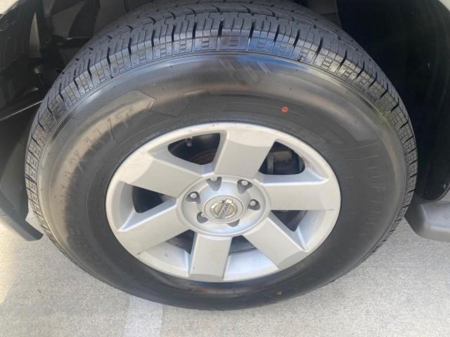 2006 Granite Metallic /Steel/Titanium Nissan Armada SUV 4x4 SE LOW MILES 46,059 1 OWNER (5N1AA08B36N) with an 5.6L DOHC 32-Valve Endurance V8 Engine engine, Automatic transmission, located at 4701 North Dixie Hwy, Pompano Beach, FL, 33064, (954) 422-2889, 26.240938, -80.123474 - OUR WEBPAGE FLORIDACARS1.COM HAS OVER 100 PHOTOS AND FREE CARFAX LINK 2006 NISSAN ARMADA LE LEATHER SUNROOF LOADED TOP OF THE LINE VIN: 5N1AA08B36N727681 5 N 1 A A 0 8 B 3 6 N 7 2 7 6 8 1 4 DOOR WAGON/SPORT UTILITY 5.6L V8 F DOHC 32V GASOLINE 18 MPG REAR WHEEL DRIVE W/ 4X4 Features 4WD/AWD ABS Brake - Photo#19