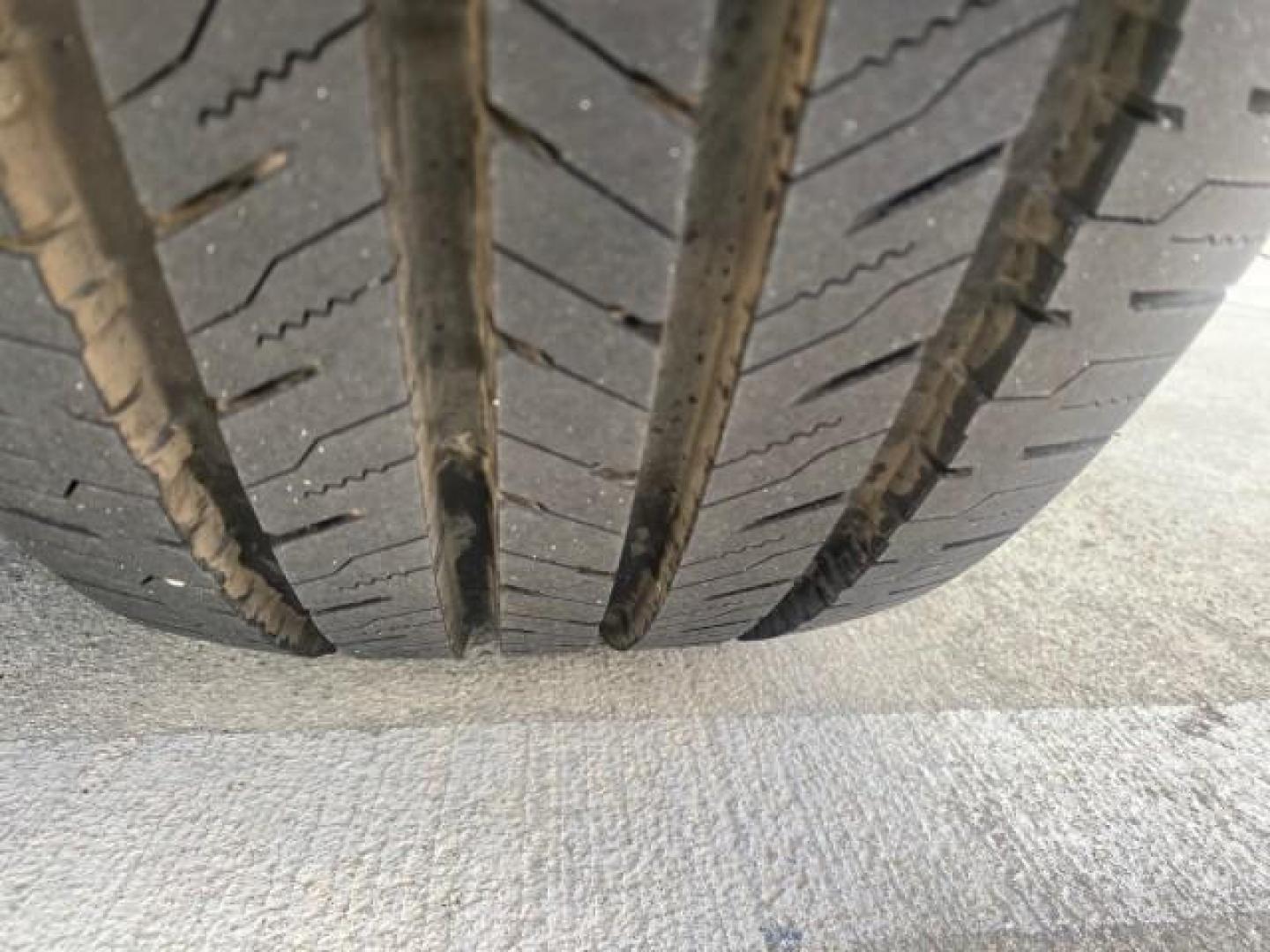 2006 Granite Metallic /Steel/Titanium Nissan Armada SUV 4x4 SE LOW MILES 46,059 1 OWNER (5N1AA08B36N) with an 5.6L DOHC 32-Valve Endurance V8 Engine engine, Automatic transmission, located at 4701 North Dixie Hwy, Pompano Beach, FL, 33064, (954) 422-2889, 26.240938, -80.123474 - OUR WEBPAGE FLORIDACARS1.COM HAS OVER 100 PHOTOS AND FREE CARFAX LINK 2006 NISSAN ARMADA LE LEATHER SUNROOF LOADED TOP OF THE LINE VIN: 5N1AA08B36N727681 5 N 1 A A 0 8 B 3 6 N 7 2 7 6 8 1 4 DOOR WAGON/SPORT UTILITY 5.6L V8 F DOHC 32V GASOLINE 18 MPG REAR WHEEL DRIVE W/ 4X4 Features 4WD/AWD ABS Brake - Photo#20