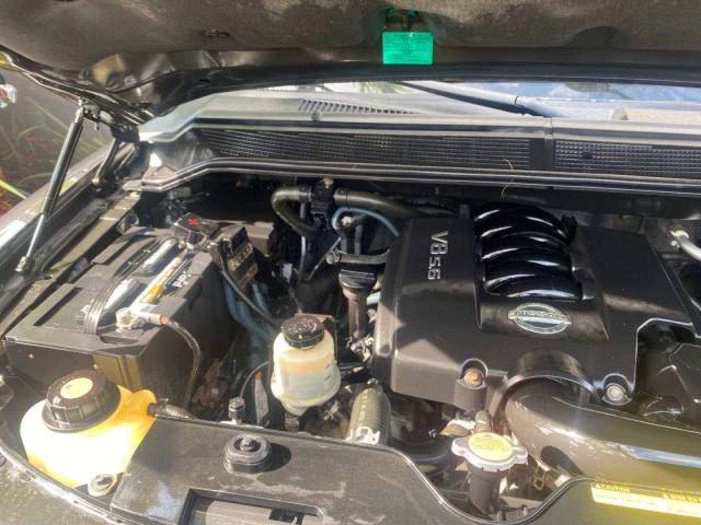 2006 Granite Metallic /Steel/Titanium Nissan Armada SUV 4x4 SE LOW MILES 46,059 1 OWNER (5N1AA08B36N) with an 5.6L DOHC 32-Valve Endurance V8 Engine engine, Automatic transmission, located at 4701 North Dixie Hwy, Pompano Beach, FL, 33064, (954) 422-2889, 26.240938, -80.123474 - OUR WEBPAGE FLORIDACARS1.COM HAS OVER 100 PHOTOS AND FREE CARFAX LINK 2006 NISSAN ARMADA LE LEATHER SUNROOF LOADED TOP OF THE LINE VIN: 5N1AA08B36N727681 5 N 1 A A 0 8 B 3 6 N 7 2 7 6 8 1 4 DOOR WAGON/SPORT UTILITY 5.6L V8 F DOHC 32V GASOLINE 18 MPG REAR WHEEL DRIVE W/ 4X4 Features 4WD/AWD ABS Brake - Photo#24