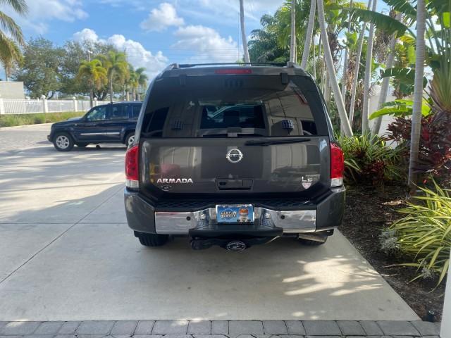 2006 Granite Metallic /Steel/Titanium Nissan Armada 4x4 SE LOW MILES 46,059 1 OWNER (5N1AA08B36N) with an 5.6L DOHC 32-Valve Endurance V8 Engine engine, Automatic transmission, located at 4701 North Dixie Hwy, Pompano Beach, FL, 33064, (954) 422-2889, 26.240938, -80.123474 - OUR WEBPAGE FLORIDACARS1.COM HAS OVER 100 PHOTOS AND FREE CARFAX LINK 2006 NISSAN ARMADA LE LEATHER SUNROOF LOADED TOP OF THE LINE VIN: 5N1AA08B36N727681 5 N 1 A A 0 8 B 3 6 N 7 2 7 6 8 1 4 DOOR WAGON/SPORT UTILITY 5.6L V8 F DOHC 32V GASOLINE 18 MPG REAR WHEEL DRIVE W/ 4X4 Features 4WD/AWD ABS Brake - Photo#34