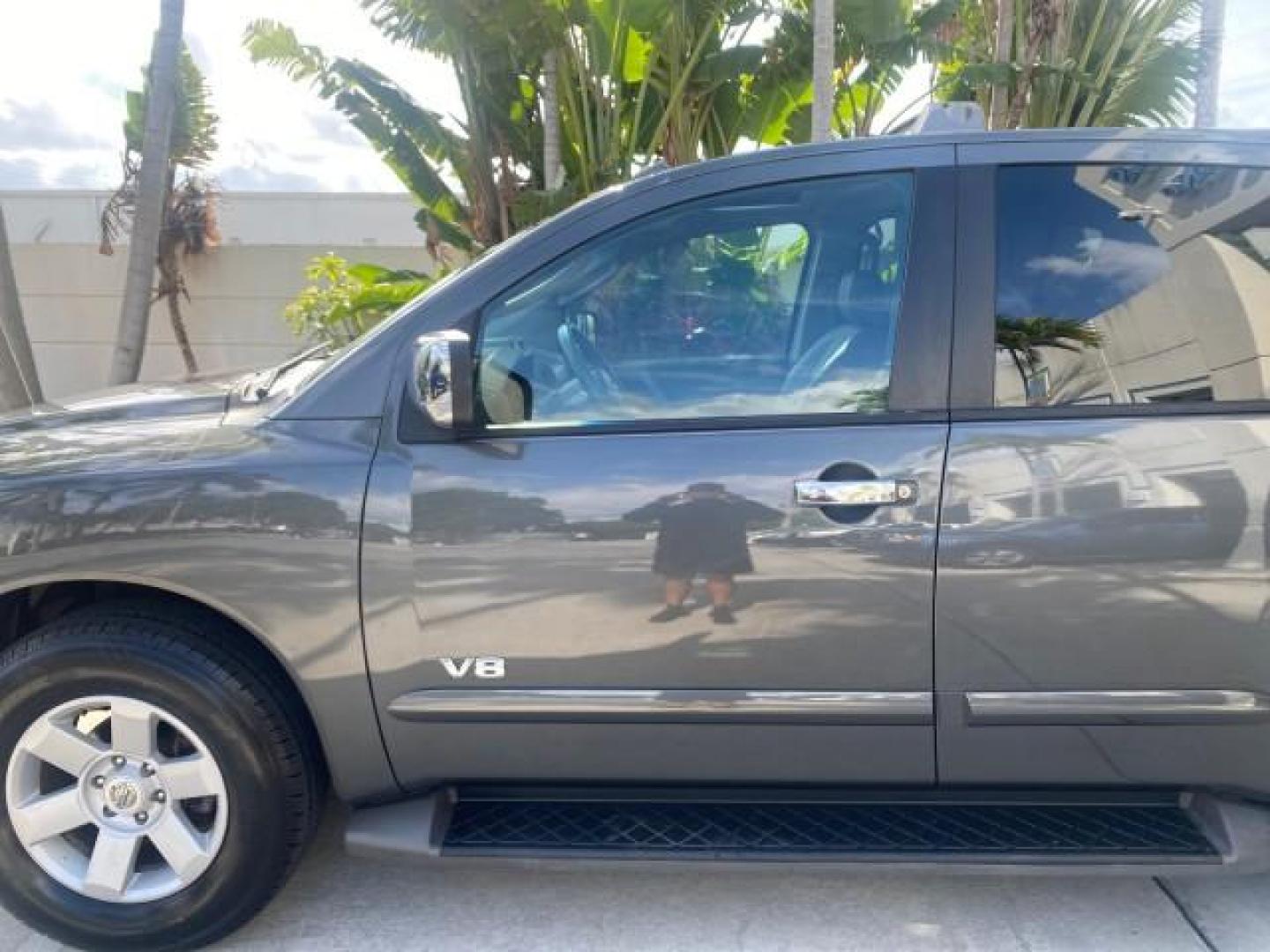 2006 Granite Metallic /Steel/Titanium Nissan Armada SUV 4x4 SE LOW MILES 46,059 1 OWNER (5N1AA08B36N) with an 5.6L DOHC 32-Valve Endurance V8 Engine engine, Automatic transmission, located at 4701 North Dixie Hwy, Pompano Beach, FL, 33064, (954) 422-2889, 26.240938, -80.123474 - OUR WEBPAGE FLORIDACARS1.COM HAS OVER 100 PHOTOS AND FREE CARFAX LINK 2006 NISSAN ARMADA LE LEATHER SUNROOF LOADED TOP OF THE LINE VIN: 5N1AA08B36N727681 5 N 1 A A 0 8 B 3 6 N 7 2 7 6 8 1 4 DOOR WAGON/SPORT UTILITY 5.6L V8 F DOHC 32V GASOLINE 18 MPG REAR WHEEL DRIVE W/ 4X4 Features 4WD/AWD ABS Brake - Photo#36