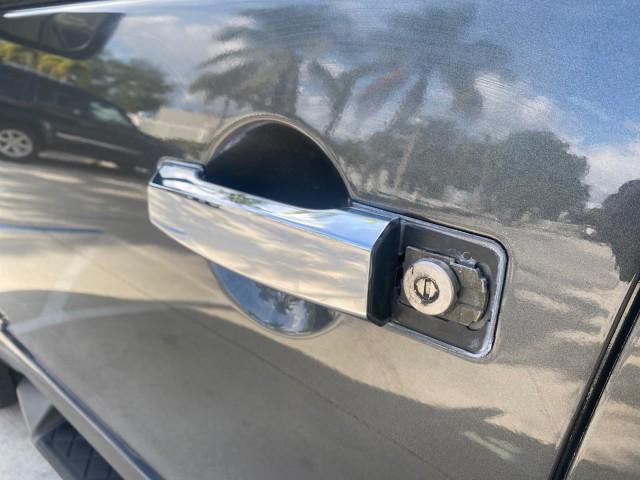 2006 Granite Metallic /Steel/Titanium Nissan Armada 4x4 SE LOW MILES 46,059 1 OWNER (5N1AA08B36N) with an 5.6L DOHC 32-Valve Endurance V8 Engine engine, Automatic transmission, located at 4701 North Dixie Hwy, Pompano Beach, FL, 33064, (954) 422-2889, 26.240938, -80.123474 - OUR WEBPAGE FLORIDACARS1.COM HAS OVER 100 PHOTOS AND FREE CARFAX LINK 2006 NISSAN ARMADA LE LEATHER SUNROOF LOADED TOP OF THE LINE VIN: 5N1AA08B36N727681 5 N 1 A A 0 8 B 3 6 N 7 2 7 6 8 1 4 DOOR WAGON/SPORT UTILITY 5.6L V8 F DOHC 32V GASOLINE 18 MPG REAR WHEEL DRIVE W/ 4X4 Features 4WD/AWD ABS Brake - Photo#37