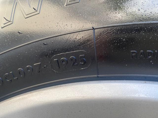 2006 Granite Metallic /Steel/Titanium Nissan Armada 4x4 SE LOW MILES 46,059 1 OWNER (5N1AA08B36N) with an 5.6L DOHC 32-Valve Endurance V8 Engine engine, Automatic transmission, located at 4701 North Dixie Hwy, Pompano Beach, FL, 33064, (954) 422-2889, 26.240938, -80.123474 - OUR WEBPAGE FLORIDACARS1.COM HAS OVER 100 PHOTOS AND FREE CARFAX LINK 2006 NISSAN ARMADA LE LEATHER SUNROOF LOADED TOP OF THE LINE VIN: 5N1AA08B36N727681 5 N 1 A A 0 8 B 3 6 N 7 2 7 6 8 1 4 DOOR WAGON/SPORT UTILITY 5.6L V8 F DOHC 32V GASOLINE 18 MPG REAR WHEEL DRIVE W/ 4X4 Features 4WD/AWD ABS Brake - Photo#39