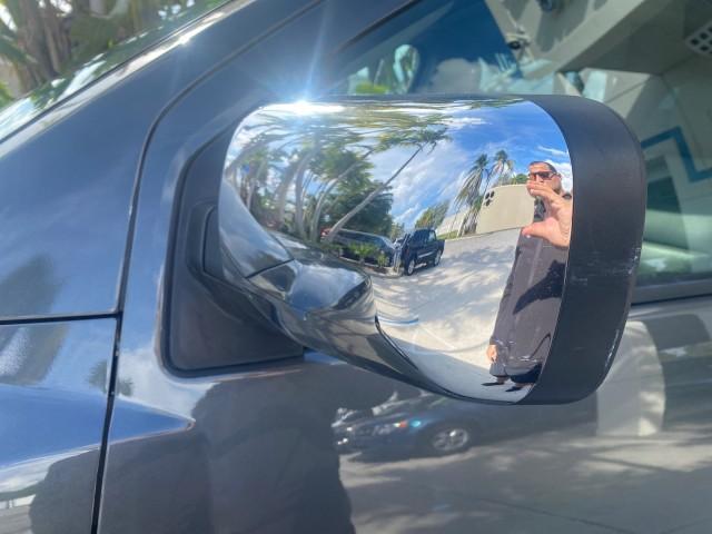 2006 Granite Metallic /Steel/Titanium Nissan Armada 4x4 SE LOW MILES 46,059 1 OWNER (5N1AA08B36N) with an 5.6L DOHC 32-Valve Endurance V8 Engine engine, Automatic transmission, located at 4701 North Dixie Hwy, Pompano Beach, FL, 33064, (954) 422-2889, 26.240938, -80.123474 - OUR WEBPAGE FLORIDACARS1.COM HAS OVER 100 PHOTOS AND FREE CARFAX LINK 2006 NISSAN ARMADA LE LEATHER SUNROOF LOADED TOP OF THE LINE VIN: 5N1AA08B36N727681 5 N 1 A A 0 8 B 3 6 N 7 2 7 6 8 1 4 DOOR WAGON/SPORT UTILITY 5.6L V8 F DOHC 32V GASOLINE 18 MPG REAR WHEEL DRIVE W/ 4X4 Features 4WD/AWD ABS Brake - Photo#41