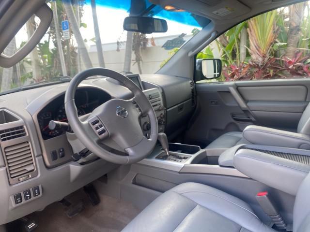 2006 Granite Metallic /Steel/Titanium Nissan Armada 4x4 SE LOW MILES 46,059 1 OWNER (5N1AA08B36N) with an 5.6L DOHC 32-Valve Endurance V8 Engine engine, Automatic transmission, located at 4701 North Dixie Hwy, Pompano Beach, FL, 33064, (954) 422-2889, 26.240938, -80.123474 - OUR WEBPAGE FLORIDACARS1.COM HAS OVER 100 PHOTOS AND FREE CARFAX LINK 2006 NISSAN ARMADA LE LEATHER SUNROOF LOADED TOP OF THE LINE VIN: 5N1AA08B36N727681 5 N 1 A A 0 8 B 3 6 N 7 2 7 6 8 1 4 DOOR WAGON/SPORT UTILITY 5.6L V8 F DOHC 32V GASOLINE 18 MPG REAR WHEEL DRIVE W/ 4X4 Features 4WD/AWD ABS Brake - Photo#47