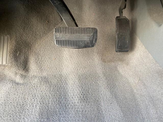 2006 Granite Metallic /Steel/Titanium Nissan Armada 4x4 SE LOW MILES 46,059 1 OWNER (5N1AA08B36N) with an 5.6L DOHC 32-Valve Endurance V8 Engine engine, Automatic transmission, located at 4701 North Dixie Hwy, Pompano Beach, FL, 33064, (954) 422-2889, 26.240938, -80.123474 - OUR WEBPAGE FLORIDACARS1.COM HAS OVER 100 PHOTOS AND FREE CARFAX LINK 2006 NISSAN ARMADA LE LEATHER SUNROOF LOADED TOP OF THE LINE VIN: 5N1AA08B36N727681 5 N 1 A A 0 8 B 3 6 N 7 2 7 6 8 1 4 DOOR WAGON/SPORT UTILITY 5.6L V8 F DOHC 32V GASOLINE 18 MPG REAR WHEEL DRIVE W/ 4X4 Features 4WD/AWD ABS Brake - Photo#56