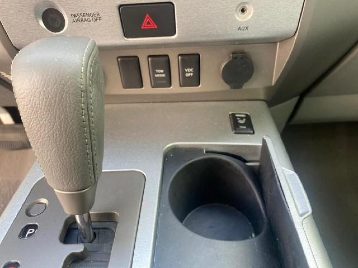 2006 Granite Metallic /Steel/Titanium Nissan Armada SUV 4x4 SE LOW MILES 46,059 1 OWNER (5N1AA08B36N) with an 5.6L DOHC 32-Valve Endurance V8 Engine engine, Automatic transmission, located at 4701 North Dixie Hwy, Pompano Beach, FL, 33064, (954) 422-2889, 26.240938, -80.123474 - OUR WEBPAGE FLORIDACARS1.COM HAS OVER 100 PHOTOS AND FREE CARFAX LINK 2006 NISSAN ARMADA LE LEATHER SUNROOF LOADED TOP OF THE LINE VIN: 5N1AA08B36N727681 5 N 1 A A 0 8 B 3 6 N 7 2 7 6 8 1 4 DOOR WAGON/SPORT UTILITY 5.6L V8 F DOHC 32V GASOLINE 18 MPG REAR WHEEL DRIVE W/ 4X4 Features 4WD/AWD ABS Brake - Photo#63