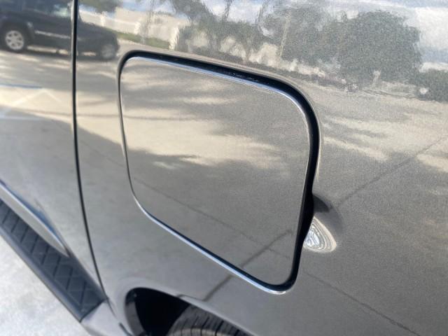 2006 Granite Metallic /Steel/Titanium Nissan Armada 4x4 SE LOW MILES 46,059 1 OWNER (5N1AA08B36N) with an 5.6L DOHC 32-Valve Endurance V8 Engine engine, Automatic transmission, located at 4701 North Dixie Hwy, Pompano Beach, FL, 33064, (954) 422-2889, 26.240938, -80.123474 - OUR WEBPAGE FLORIDACARS1.COM HAS OVER 100 PHOTOS AND FREE CARFAX LINK 2006 NISSAN ARMADA LE LEATHER SUNROOF LOADED TOP OF THE LINE VIN: 5N1AA08B36N727681 5 N 1 A A 0 8 B 3 6 N 7 2 7 6 8 1 4 DOOR WAGON/SPORT UTILITY 5.6L V8 F DOHC 32V GASOLINE 18 MPG REAR WHEEL DRIVE W/ 4X4 Features 4WD/AWD ABS Brake - Photo#99