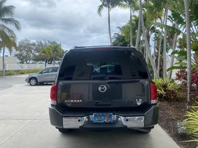 2006 Granite Metallic /Steel/Titanium Nissan Armada SUV 4x4 SE LOW MILES 46,059 1 OWNER (5N1AA08B36N) with an 5.6L DOHC 32-Valve Endurance V8 Engine engine, Automatic transmission, located at 4701 North Dixie Hwy, Pompano Beach, FL, 33064, (954) 422-2889, 26.240938, -80.123474 - OUR WEBPAGE FLORIDACARS1.COM HAS OVER 100 PHOTOS AND FREE CARFAX LINK 2006 NISSAN ARMADA LE LEATHER SUNROOF LOADED TOP OF THE LINE VIN: 5N1AA08B36N727681 5 N 1 A A 0 8 B 3 6 N 7 2 7 6 8 1 4 DOOR WAGON/SPORT UTILITY 5.6L V8 F DOHC 32V GASOLINE 18 MPG REAR WHEEL DRIVE W/ 4X4 Features 4WD/AWD ABS Brake - Photo#6