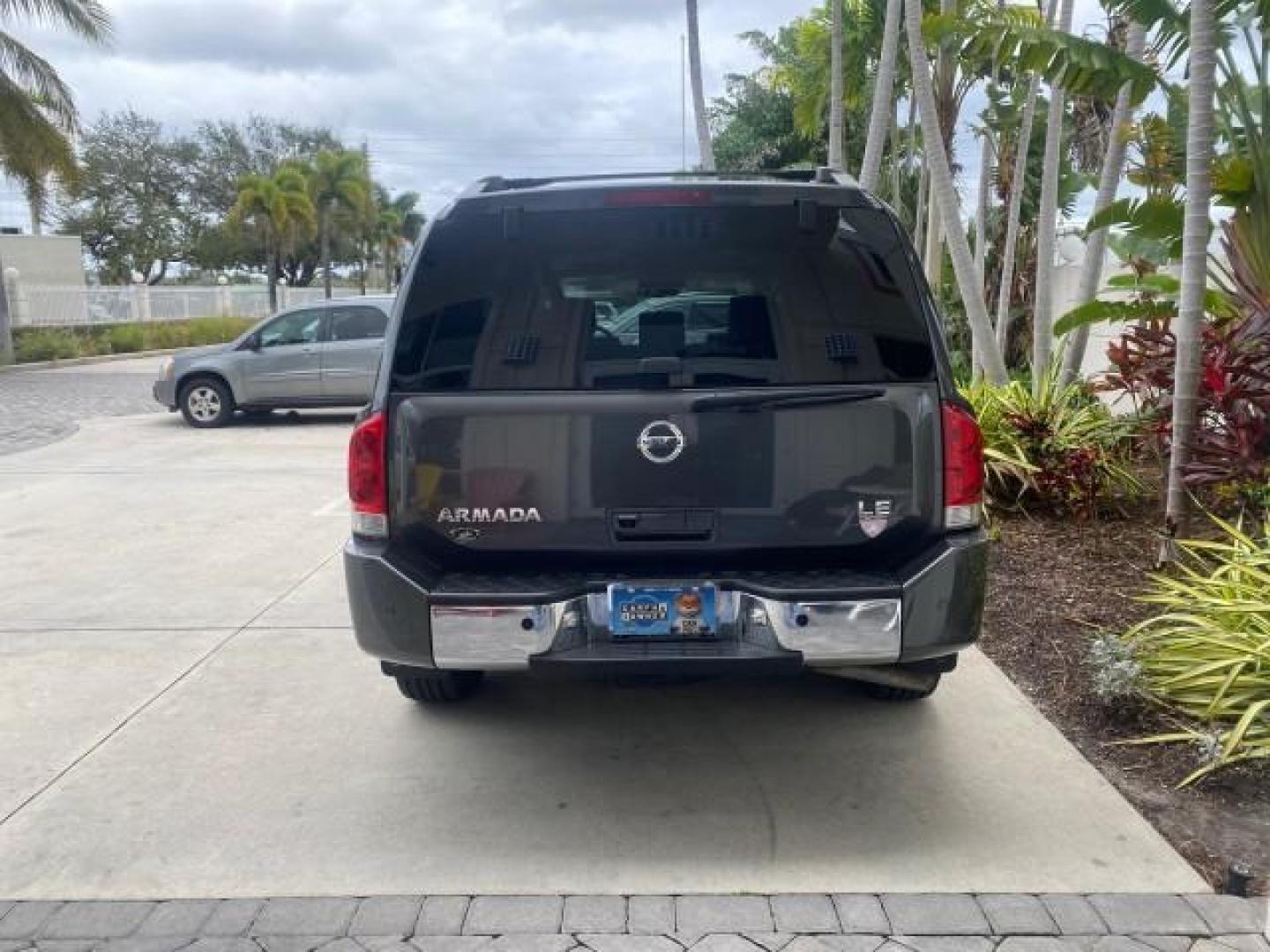 2006 Granite Metallic /Steel/Titanium Nissan Armada SUV 4x4 SE LOW MILES 46,059 1 OWNER (5N1AA08B36N) with an 5.6L DOHC 32-Valve Endurance V8 Engine engine, Automatic transmission, located at 4701 North Dixie Hwy, Pompano Beach, FL, 33064, (954) 422-2889, 26.240938, -80.123474 - OUR WEBPAGE FLORIDACARS1.COM HAS OVER 100 PHOTOS AND FREE CARFAX LINK 2006 NISSAN ARMADA LE LEATHER SUNROOF LOADED TOP OF THE LINE VIN: 5N1AA08B36N727681 5 N 1 A A 0 8 B 3 6 N 7 2 7 6 8 1 4 DOOR WAGON/SPORT UTILITY 5.6L V8 F DOHC 32V GASOLINE 18 MPG REAR WHEEL DRIVE W/ 4X4 Features 4WD/AWD ABS Brake - Photo#34