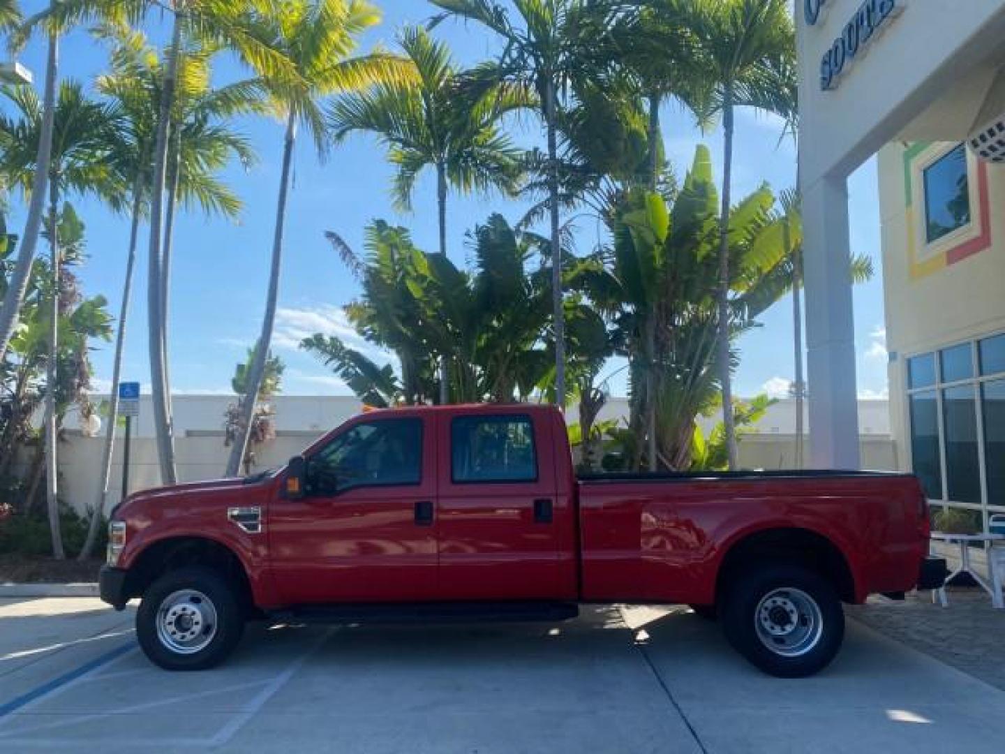 2008 Red /Camel Ford Super Duty F-350 DRW XL LOW MILES 43,076 4WD (1FTWW33Y68E) with an 6.8L SOHC 30-Valve SMFI Triton V10 Engine engine, Automatic transmission, located at 4701 North Dixie Hwy, Pompano Beach, FL, 33064, (954) 422-2889, 26.240938, -80.123474 - OUR WEBPAGE FLORIDACARS1.COM HAS OVER 100 PHOTOS AND FREE CARFAX LINK 2008 FORD F-350 SUPER DUTY XL 4WD VIN: 1FTWW33Y68EA98431 1 F T W W 3 3 Y 6 8 E A 9 8 4 3 1 CREW PICKUP 6.8L V10 F SOHC GASOLINE REAR WHEEL DRIVE W/ 4X4 Features 4WD/AWD ABS Brakes Air Conditioning AM/FM Stereo Automatic Transmissi - Photo#30