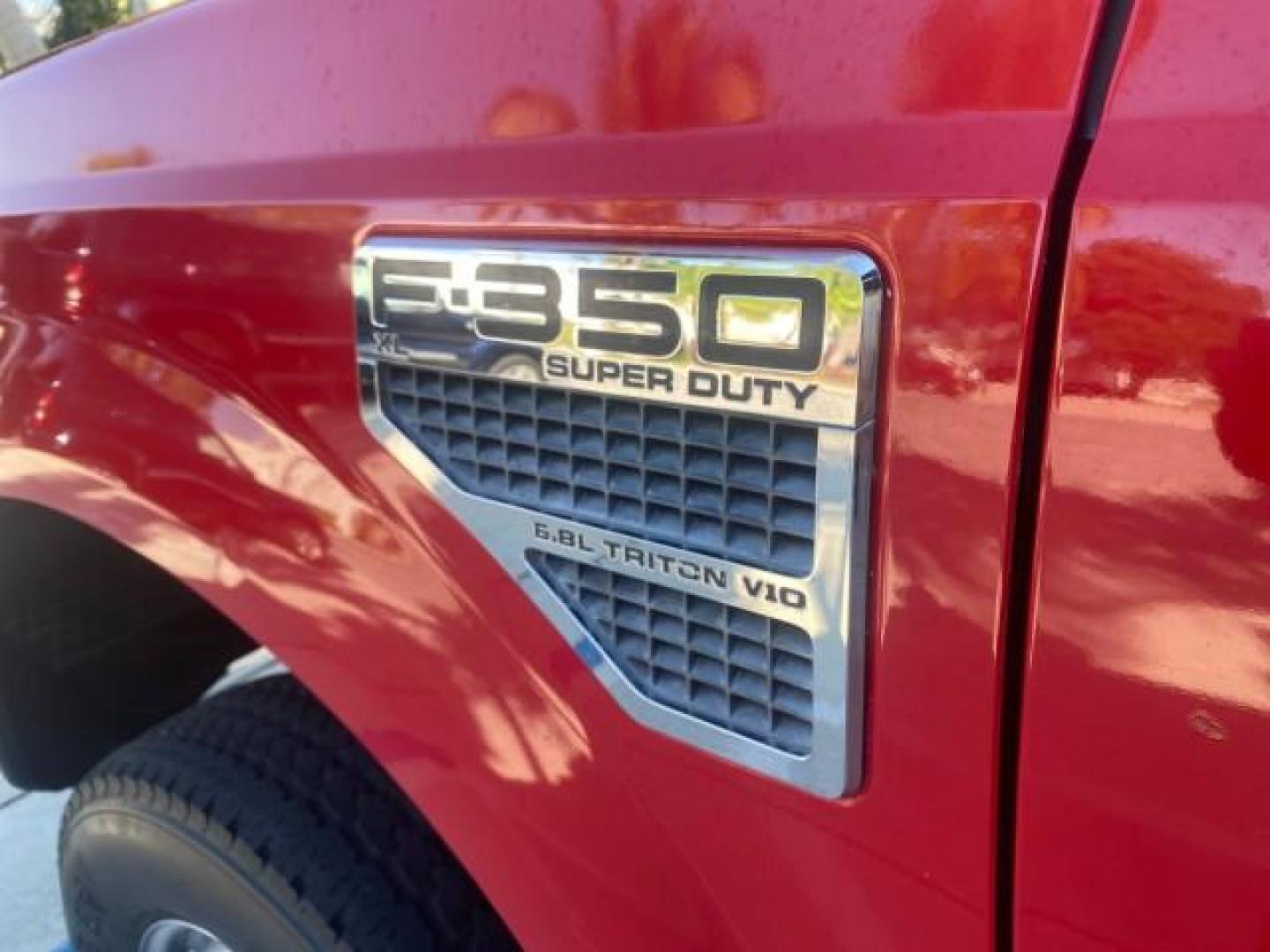 2008 Red /Camel Ford Super Duty F-350 DRW XL LOW MILES 43,076 4WD (1FTWW33Y68E) with an 6.8L SOHC 30-Valve SMFI Triton V10 Engine engine, Automatic transmission, located at 4701 North Dixie Hwy, Pompano Beach, FL, 33064, (954) 422-2889, 26.240938, -80.123474 - OUR WEBPAGE FLORIDACARS1.COM HAS OVER 100 PHOTOS AND FREE CARFAX LINK 2008 FORD F-350 SUPER DUTY XL 4WD VIN: 1FTWW33Y68EA98431 1 F T W W 3 3 Y 6 8 E A 9 8 4 3 1 CREW PICKUP 6.8L V10 F SOHC GASOLINE REAR WHEEL DRIVE W/ 4X4 Features 4WD/AWD ABS Brakes Air Conditioning AM/FM Stereo Automatic Transmissi - Photo#40