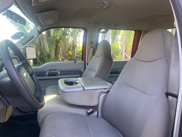 2008 Red /Camel Ford Super Duty F-350 DRW XL LOW MILES 43,076 4WD (1FTWW33Y68E) with an 6.8L SOHC 30-Valve SMFI Triton V10 Engine engine, Automatic transmission, located at 4701 North Dixie Hwy, Pompano Beach, FL, 33064, (954) 422-2889, 26.240938, -80.123474 - OUR WEBPAGE FLORIDACARS1.COM HAS OVER 100 PHOTOS AND FREE CARFAX LINK 2008 FORD F-350 SUPER DUTY XL 4WD VIN: 1FTWW33Y68EA98431 1 F T W W 3 3 Y 6 8 E A 9 8 4 3 1 CREW PICKUP 6.8L V10 F SOHC GASOLINE REAR WHEEL DRIVE W/ 4X4 Features 4WD/AWD ABS Brakes Air Conditioning AM/FM Stereo Automatic Transmissi - Photo#43