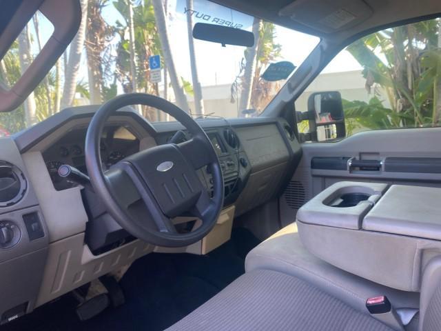 2008 Red /Camel Ford Super Duty F-350 DRW XL LOW MILES 43,076 4WD (1FTWW33Y68E) with an 6.8L SOHC 30-Valve SMFI Triton V10 Engine engine, Automatic transmission, located at 4701 North Dixie Hwy, Pompano Beach, FL, 33064, (954) 422-2889, 26.240938, -80.123474 - OUR WEBPAGE FLORIDACARS1.COM HAS OVER 100 PHOTOS AND FREE CARFAX LINK 2008 FORD F-350 SUPER DUTY XL 4WD VIN: 1FTWW33Y68EA98431 1 F T W W 3 3 Y 6 8 E A 9 8 4 3 1 CREW PICKUP 6.8L V10 F SOHC GASOLINE REAR WHEEL DRIVE W/ 4X4 Features 4WD/AWD ABS Brakes Air Conditioning AM/FM Stereo Automatic Transmissi - Photo#48
