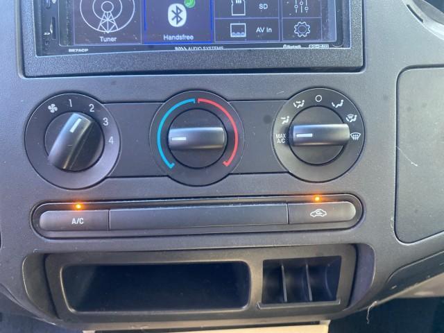 2008 Red /Camel Ford Super Duty F-350 DRW XL LOW MILES 43,076 4WD (1FTWW33Y68E) with an 6.8L SOHC 30-Valve SMFI Triton V10 Engine engine, Automatic transmission, located at 4701 North Dixie Hwy, Pompano Beach, FL, 33064, (954) 422-2889, 26.240938, -80.123474 - OUR WEBPAGE FLORIDACARS1.COM HAS OVER 100 PHOTOS AND FREE CARFAX LINK 2008 FORD F-350 SUPER DUTY XL 4WD VIN: 1FTWW33Y68EA98431 1 F T W W 3 3 Y 6 8 E A 9 8 4 3 1 CREW PICKUP 6.8L V10 F SOHC GASOLINE REAR WHEEL DRIVE W/ 4X4 Features 4WD/AWD ABS Brakes Air Conditioning AM/FM Stereo Automatic Transmissi - Photo#59