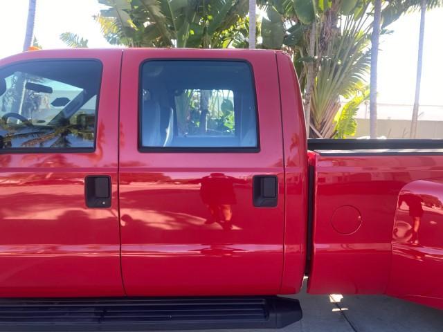 2008 Red /Camel Ford Super Duty F-350 DRW XL LOW MILES 43,076 4WD (1FTWW33Y68E) with an 6.8L SOHC 30-Valve SMFI Triton V10 Engine engine, Automatic transmission, located at 4701 North Dixie Hwy, Pompano Beach, FL, 33064, (954) 422-2889, 26.240938, -80.123474 - OUR WEBPAGE FLORIDACARS1.COM HAS OVER 100 PHOTOS AND FREE CARFAX LINK 2008 FORD F-350 SUPER DUTY XL 4WD VIN: 1FTWW33Y68EA98431 1 F T W W 3 3 Y 6 8 E A 9 8 4 3 1 CREW PICKUP 6.8L V10 F SOHC GASOLINE REAR WHEEL DRIVE W/ 4X4 Features 4WD/AWD ABS Brakes Air Conditioning AM/FM Stereo Automatic Transmissi - Photo#72