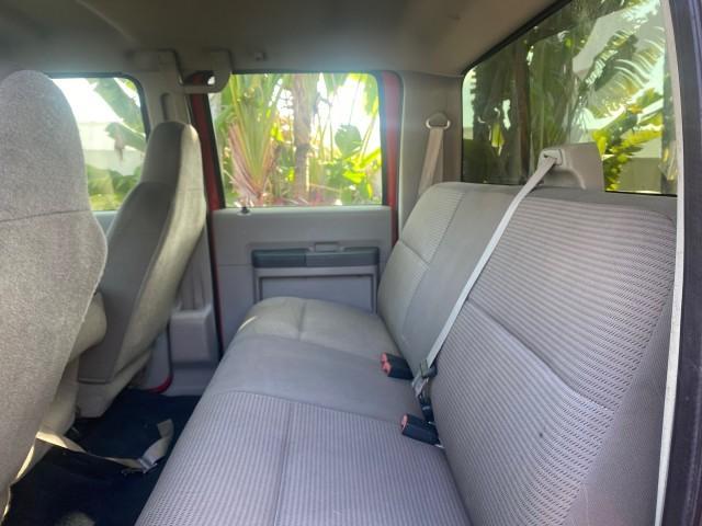 2008 Red /Camel Ford Super Duty F-350 DRW XL LOW MILES 43,076 4WD (1FTWW33Y68E) with an 6.8L SOHC 30-Valve SMFI Triton V10 Engine engine, Automatic transmission, located at 4701 North Dixie Hwy, Pompano Beach, FL, 33064, (954) 422-2889, 26.240938, -80.123474 - OUR WEBPAGE FLORIDACARS1.COM HAS OVER 100 PHOTOS AND FREE CARFAX LINK 2008 FORD F-350 SUPER DUTY XL 4WD VIN: 1FTWW33Y68EA98431 1 F T W W 3 3 Y 6 8 E A 9 8 4 3 1 CREW PICKUP 6.8L V10 F SOHC GASOLINE REAR WHEEL DRIVE W/ 4X4 Features 4WD/AWD ABS Brakes Air Conditioning AM/FM Stereo Automatic Transmissi - Photo#77