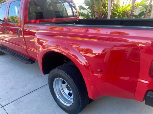 2008 Red /Camel Ford Super Duty F-350 DRW XL LOW MILES 43,076 4WD (1FTWW33Y68E) with an 6.8L SOHC 30-Valve SMFI Triton V10 Engine engine, Automatic transmission, located at 4701 North Dixie Hwy, Pompano Beach, FL, 33064, (954) 422-2889, 26.240938, -80.123474 - OUR WEBPAGE FLORIDACARS1.COM HAS OVER 100 PHOTOS AND FREE CARFAX LINK 2008 FORD F-350 SUPER DUTY XL 4WD VIN: 1FTWW33Y68EA98431 1 F T W W 3 3 Y 6 8 E A 9 8 4 3 1 CREW PICKUP 6.8L V10 F SOHC GASOLINE REAR WHEEL DRIVE W/ 4X4 Features 4WD/AWD ABS Brakes Air Conditioning AM/FM Stereo Automatic Transmissi - Photo#89
