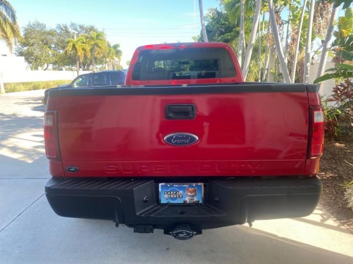 2008 Red /Camel Ford Super Duty F-350 DRW XL LOW MILES 43,076 4WD (1FTWW33Y68E) with an 6.8L SOHC 30-Valve SMFI Triton V10 Engine engine, Automatic transmission, located at 4701 North Dixie Hwy, Pompano Beach, FL, 33064, (954) 422-2889, 26.240938, -80.123474 - OUR WEBPAGE FLORIDACARS1.COM HAS OVER 100 PHOTOS AND FREE CARFAX LINK 2008 FORD F-350 SUPER DUTY XL 4WD VIN: 1FTWW33Y68EA98431 1 F T W W 3 3 Y 6 8 E A 9 8 4 3 1 CREW PICKUP 6.8L V10 F SOHC GASOLINE REAR WHEEL DRIVE W/ 4X4 Features 4WD/AWD ABS Brakes Air Conditioning AM/FM Stereo Automatic Transmissi - Photo#99