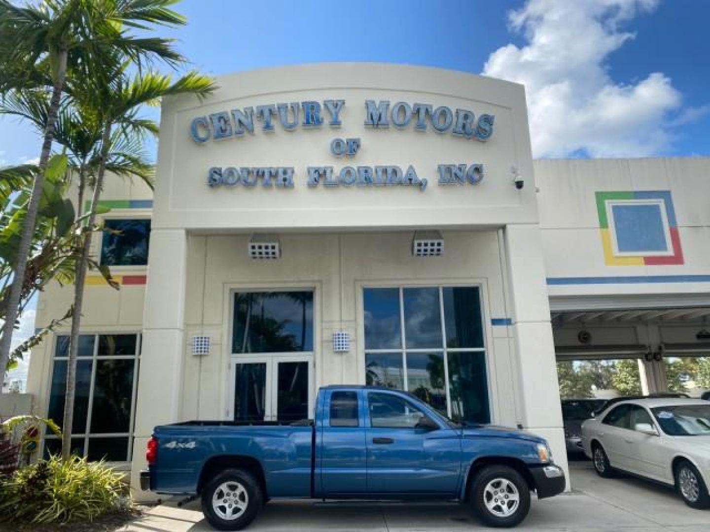 2005 Atlantic Blue Pearl /Med Slate Gray Dodge Dakota SLT LOW MILES 69,842 4WD CLUB (1D7HW42KX5S) with an 3.7L V6 Magnum Engine engine, Automatic transmission, located at 4701 North Dixie Hwy, Pompano Beach, FL, 33064, (954) 422-2889, 26.240938, -80.123474 - OUR WEBPAGE FLORIDACARS1.COM HAS OVER 100 PHOTOS AND FREE CARFAX LINK 2005 DODGE DAKOTA SLT VIN: 1D7HW42KX5S305983 1 D 7 H W 4 2 K X 5 S 3 0 5 9 8 3 CLUB CAB PICKUP 3.7L V6 F GASOLINE 20 MPG REAR WHEEL DRIVE W/ 4X4 Features 4WD/AWD ABS Brakes Air Conditioning Alloy Wheels AM/FM Stereo Automatic Tran- Photo#0