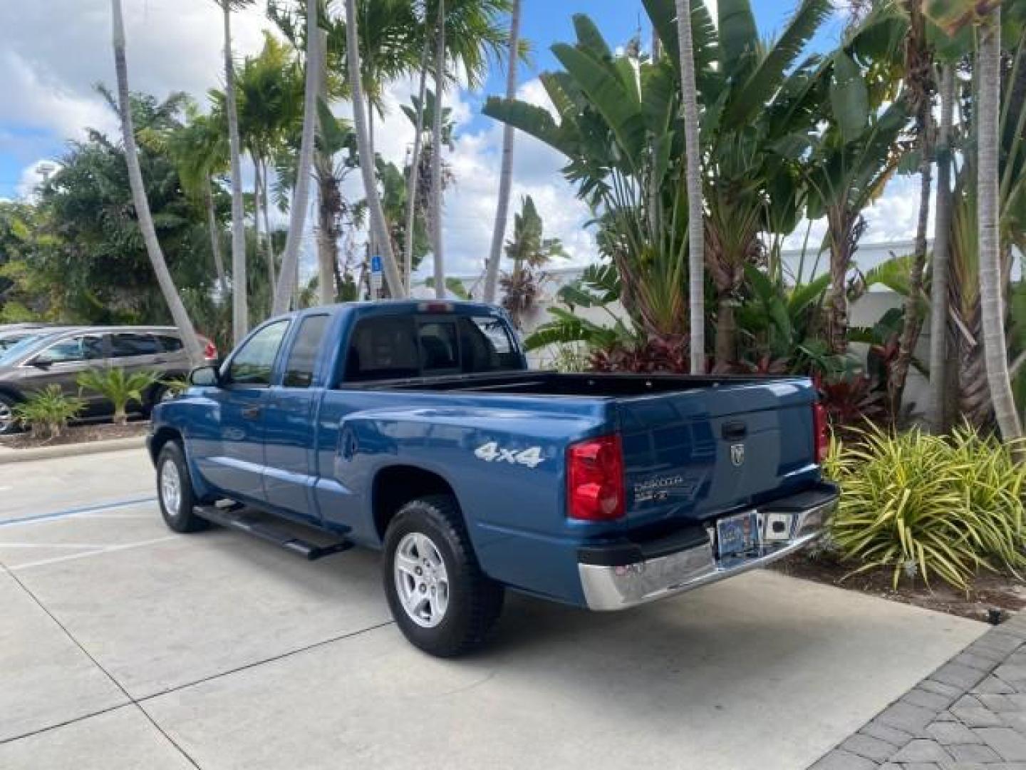 2005 Atlantic Blue Pearl /Med Slate Gray Dodge Dakota SLT LOW MILES 69,842 4WD CLUB (1D7HW42KX5S) with an 3.7L V6 Magnum Engine engine, Automatic transmission, located at 4701 North Dixie Hwy, Pompano Beach, FL, 33064, (954) 422-2889, 26.240938, -80.123474 - OUR WEBPAGE FLORIDACARS1.COM HAS OVER 100 PHOTOS AND FREE CARFAX LINK 2005 DODGE DAKOTA SLT VIN: 1D7HW42KX5S305983 1 D 7 H W 4 2 K X 5 S 3 0 5 9 8 3 CLUB CAB PICKUP 3.7L V6 F GASOLINE 20 MPG REAR WHEEL DRIVE W/ 4X4 Features 4WD/AWD ABS Brakes Air Conditioning Alloy Wheels AM/FM Stereo Automatic Tran- Photo#5