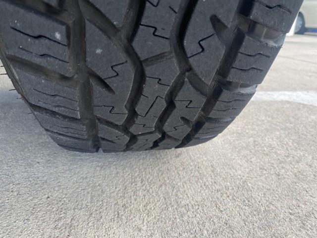 2005 Atlantic Blue Pearl /Med Slate Gray Dodge Dakota SLT LOW MILES 69,842 4WD CLUB (1D7HW42KX5S) with an 3.7L V6 Magnum Engine engine, Automatic transmission, located at 4701 North Dixie Hwy, Pompano Beach, FL, 33064, (954) 422-2889, 26.240938, -80.123474 - OUR WEBPAGE FLORIDACARS1.COM HAS OVER 100 PHOTOS AND FREE CARFAX LINK 2005 DODGE DAKOTA SLT VIN: 1D7HW42KX5S305983 1 D 7 H W 4 2 K X 5 S 3 0 5 9 8 3 CLUB CAB PICKUP 3.7L V6 F GASOLINE 20 MPG REAR WHEEL DRIVE W/ 4X4 Features 4WD/AWD ABS Brakes Air Conditioning Alloy Wheels AM/FM Stereo Automatic Tran - Photo#20