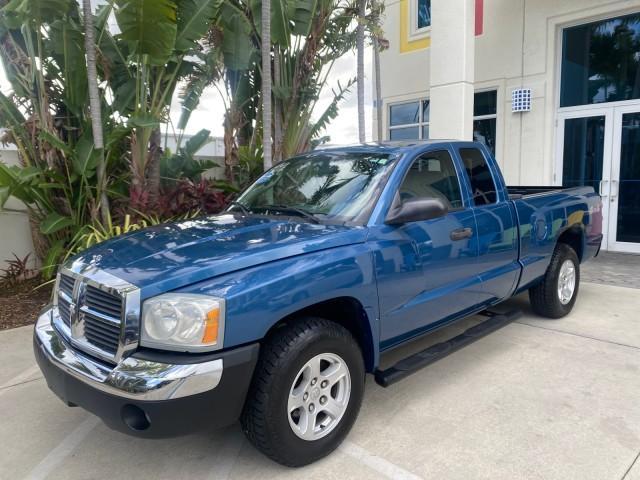 2005 Atlantic Blue Pearl /Med Slate Gray Dodge Dakota SLT LOW MILES 69,842 4WD CLUB (1D7HW42KX5S) with an 3.7L V6 Magnum Engine engine, Automatic transmission, located at 4701 North Dixie Hwy, Pompano Beach, FL, 33064, (954) 422-2889, 26.240938, -80.123474 - OUR WEBPAGE FLORIDACARS1.COM HAS OVER 100 PHOTOS AND FREE CARFAX LINK 2005 DODGE DAKOTA SLT VIN: 1D7HW42KX5S305983 1 D 7 H W 4 2 K X 5 S 3 0 5 9 8 3 CLUB CAB PICKUP 3.7L V6 F GASOLINE 20 MPG REAR WHEEL DRIVE W/ 4X4 Features 4WD/AWD ABS Brakes Air Conditioning Alloy Wheels AM/FM Stereo Automatic Tran - Photo#29