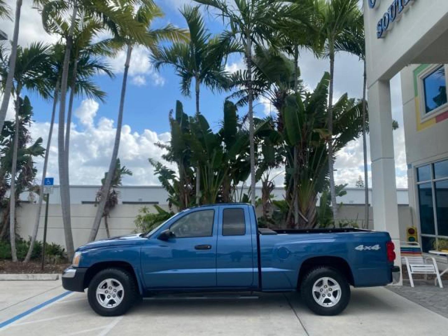 2005 Atlantic Blue Pearl /Med Slate Gray Dodge Dakota SLT LOW MILES 69,842 4WD CLUB (1D7HW42KX5S) with an 3.7L V6 Magnum Engine engine, Automatic transmission, located at 4701 North Dixie Hwy, Pompano Beach, FL, 33064, (954) 422-2889, 26.240938, -80.123474 - OUR WEBPAGE FLORIDACARS1.COM HAS OVER 100 PHOTOS AND FREE CARFAX LINK 2005 DODGE DAKOTA SLT VIN: 1D7HW42KX5S305983 1 D 7 H W 4 2 K X 5 S 3 0 5 9 8 3 CLUB CAB PICKUP 3.7L V6 F GASOLINE 20 MPG REAR WHEEL DRIVE W/ 4X4 Features 4WD/AWD ABS Brakes Air Conditioning Alloy Wheels AM/FM Stereo Automatic Tran- Photo#30