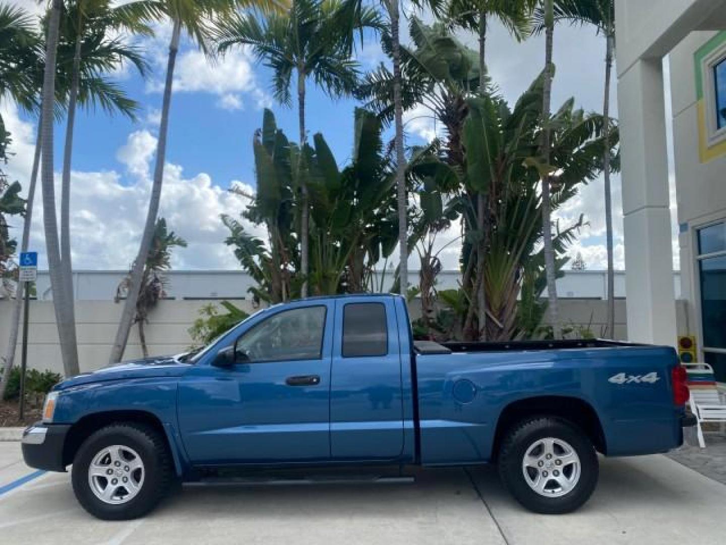 2005 Atlantic Blue Pearl /Med Slate Gray Dodge Dakota SLT LOW MILES 69,842 4WD CLUB (1D7HW42KX5S) with an 3.7L V6 Magnum Engine engine, Automatic transmission, located at 4701 North Dixie Hwy, Pompano Beach, FL, 33064, (954) 422-2889, 26.240938, -80.123474 - OUR WEBPAGE FLORIDACARS1.COM HAS OVER 100 PHOTOS AND FREE CARFAX LINK 2005 DODGE DAKOTA SLT VIN: 1D7HW42KX5S305983 1 D 7 H W 4 2 K X 5 S 3 0 5 9 8 3 CLUB CAB PICKUP 3.7L V6 F GASOLINE 20 MPG REAR WHEEL DRIVE W/ 4X4 Features 4WD/AWD ABS Brakes Air Conditioning Alloy Wheels AM/FM Stereo Automatic Tran- Photo#31