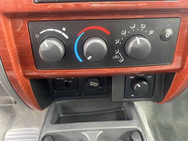 2005 Atlantic Blue Pearl /Med Slate Gray Dodge Dakota SLT LOW MILES 69,842 4WD CLUB (1D7HW42KX5S) with an 3.7L V6 Magnum Engine engine, Automatic transmission, located at 4701 North Dixie Hwy, Pompano Beach, FL, 33064, (954) 422-2889, 26.240938, -80.123474 - OUR WEBPAGE FLORIDACARS1.COM HAS OVER 100 PHOTOS AND FREE CARFAX LINK 2005 DODGE DAKOTA SLT VIN: 1D7HW42KX5S305983 1 D 7 H W 4 2 K X 5 S 3 0 5 9 8 3 CLUB CAB PICKUP 3.7L V6 F GASOLINE 20 MPG REAR WHEEL DRIVE W/ 4X4 Features 4WD/AWD ABS Brakes Air Conditioning Alloy Wheels AM/FM Stereo Automatic Tran - Photo#60