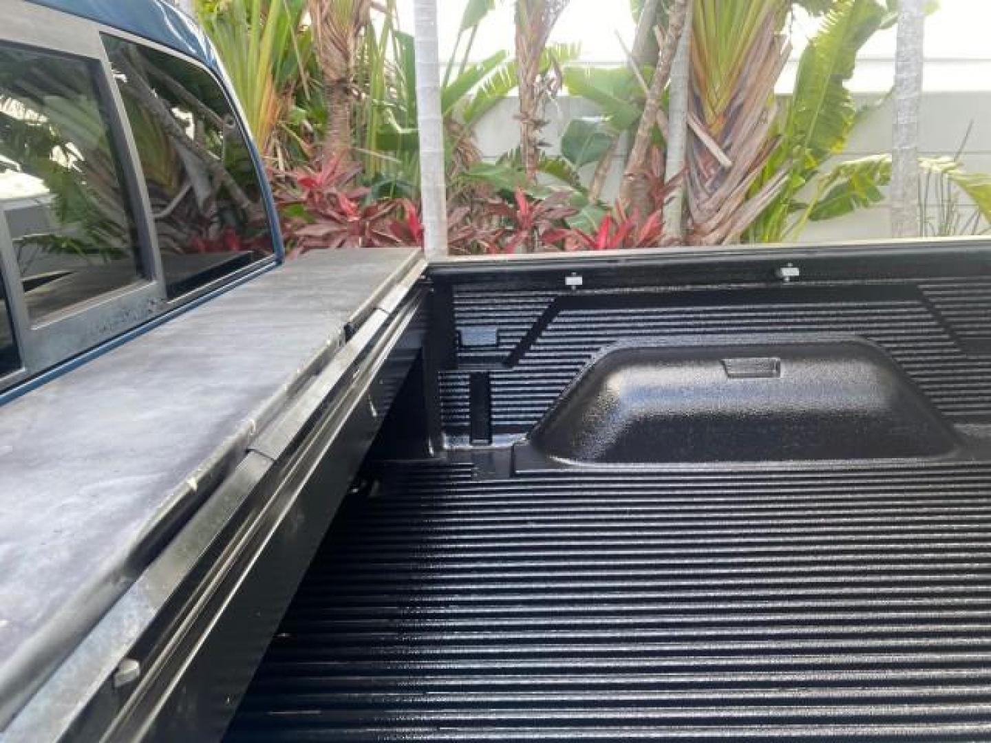 2005 Atlantic Blue Pearl /Med Slate Gray Dodge Dakota SLT LOW MILES 69,842 4WD CLUB (1D7HW42KX5S) with an 3.7L V6 Magnum Engine engine, Automatic transmission, located at 4701 North Dixie Hwy, Pompano Beach, FL, 33064, (954) 422-2889, 26.240938, -80.123474 - OUR WEBPAGE FLORIDACARS1.COM HAS OVER 100 PHOTOS AND FREE CARFAX LINK 2005 DODGE DAKOTA SLT VIN: 1D7HW42KX5S305983 1 D 7 H W 4 2 K X 5 S 3 0 5 9 8 3 CLUB CAB PICKUP 3.7L V6 F GASOLINE 20 MPG REAR WHEEL DRIVE W/ 4X4 Features 4WD/AWD ABS Brakes Air Conditioning Alloy Wheels AM/FM Stereo Automatic Tran- Photo#80