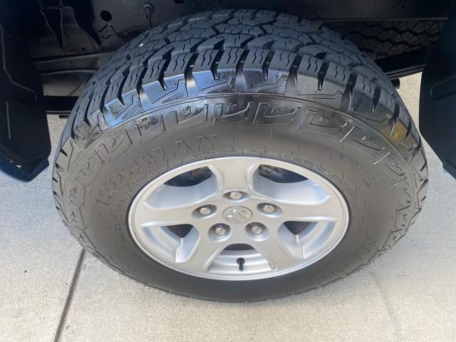 2005 Atlantic Blue Pearl /Med Slate Gray Dodge Dakota SLT LOW MILES 69,842 4WD CLUB (1D7HW42KX5S) with an 3.7L V6 Magnum Engine engine, Automatic transmission, located at 4701 North Dixie Hwy, Pompano Beach, FL, 33064, (954) 422-2889, 26.240938, -80.123474 - OUR WEBPAGE FLORIDACARS1.COM HAS OVER 100 PHOTOS AND FREE CARFAX LINK 2005 DODGE DAKOTA SLT VIN: 1D7HW42KX5S305983 1 D 7 H W 4 2 K X 5 S 3 0 5 9 8 3 CLUB CAB PICKUP 3.7L V6 F GASOLINE 20 MPG REAR WHEEL DRIVE W/ 4X4 Features 4WD/AWD ABS Brakes Air Conditioning Alloy Wheels AM/FM Stereo Automatic Tran - Photo#86