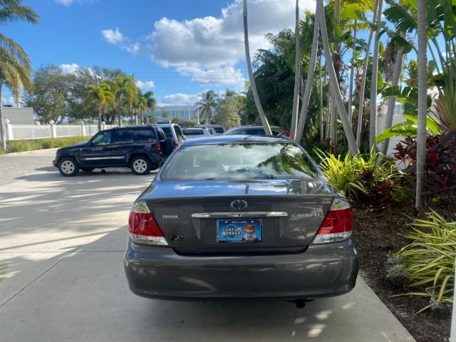 2005 Phantom Gray Pearl /Stone Toyota Camry XLE LOW MILES 68,563 1 OWNER (4T1BF30K05U) with an 3.0L DOHC MPFI Vvti 24-Valve V6 Engine engine, Automatic transmission, located at 4701 North Dixie Hwy, Pompano Beach, FL, 33064, (954) 422-2889, 26.240938, -80.123474 - OUR WEBPAGE FLORIDACARS1.COM HAS OVER 100 PHOTOS AND FREE CARFAX LINK 2005 TOYOTA CAMRY XLE V6 1 OWNER VIN: 4T1BF30K05U621308 4 T 1 B F 3 0 K 0 5 U 6 2 1 3 0 8 SEDAN 4 DR 3.0L V6 F DOHC 24V GASOLINE 28 MPG FRONT WHEEL DRIVE Features ABS Brakes Air Conditioning Alloy Wheels AM/FM Stereo Automatic Tra - Photo#6