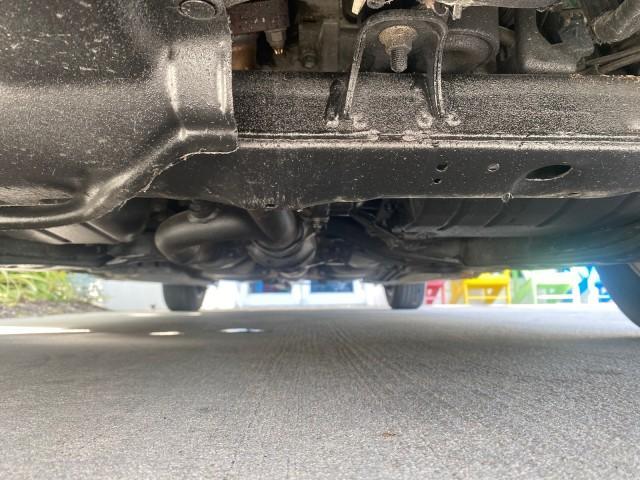 2005 Phantom Gray Pearl /Stone Toyota Camry XLE LOW MILES 68,563 1 OWNER (4T1BF30K05U) with an 3.0L DOHC MPFI Vvti 24-Valve V6 Engine engine, Automatic transmission, located at 4701 North Dixie Hwy, Pompano Beach, FL, 33064, (954) 422-2889, 26.240938, -80.123474 - OUR WEBPAGE FLORIDACARS1.COM HAS OVER 100 PHOTOS AND FREE CARFAX LINK 2005 TOYOTA CAMRY XLE V6 1 OWNER VIN: 4T1BF30K05U621308 4 T 1 B F 3 0 K 0 5 U 6 2 1 3 0 8 SEDAN 4 DR 3.0L V6 F DOHC 24V GASOLINE 28 MPG FRONT WHEEL DRIVE Features ABS Brakes Air Conditioning Alloy Wheels AM/FM Stereo Automatic Tra - Photo#21