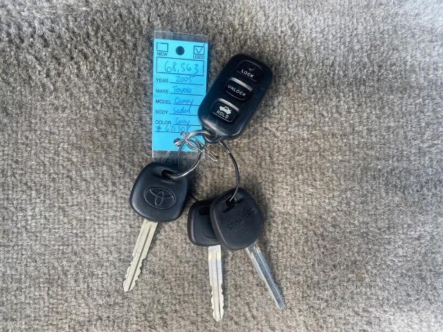 2005 Phantom Gray Pearl /Stone Toyota Camry XLE LOW MILES 68,563 1 OWNER (4T1BF30K05U) with an 3.0L DOHC MPFI Vvti 24-Valve V6 Engine engine, Automatic transmission, located at 4701 North Dixie Hwy, Pompano Beach, FL, 33064, (954) 422-2889, 26.240938, -80.123474 - OUR WEBPAGE FLORIDACARS1.COM HAS OVER 100 PHOTOS AND FREE CARFAX LINK 2005 TOYOTA CAMRY XLE V6 1 OWNER VIN: 4T1BF30K05U621308 4 T 1 B F 3 0 K 0 5 U 6 2 1 3 0 8 SEDAN 4 DR 3.0L V6 F DOHC 24V GASOLINE 28 MPG FRONT WHEEL DRIVE Features ABS Brakes Air Conditioning Alloy Wheels AM/FM Stereo Automatic Tra - Photo#23