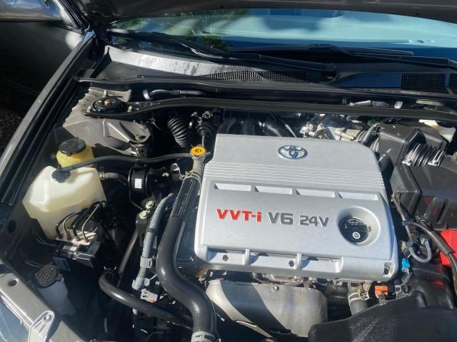 2005 Phantom Gray Pearl /Stone Toyota Camry XLE LOW MILES 68,563 1 OWNER (4T1BF30K05U) with an 3.0L DOHC MPFI Vvti 24-Valve V6 Engine engine, Automatic transmission, located at 4701 North Dixie Hwy, Pompano Beach, FL, 33064, (954) 422-2889, 26.240938, -80.123474 - OUR WEBPAGE FLORIDACARS1.COM HAS OVER 100 PHOTOS AND FREE CARFAX LINK 2005 TOYOTA CAMRY XLE V6 1 OWNER VIN: 4T1BF30K05U621308 4 T 1 B F 3 0 K 0 5 U 6 2 1 3 0 8 SEDAN 4 DR 3.0L V6 F DOHC 24V GASOLINE 28 MPG FRONT WHEEL DRIVE Features ABS Brakes Air Conditioning Alloy Wheels AM/FM Stereo Automatic Tra - Photo#24