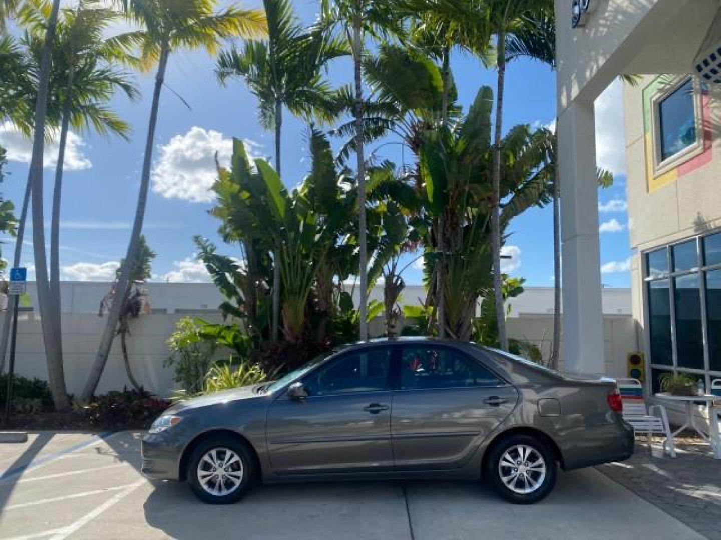 2005 Phantom Gray Pearl /Stone Toyota Camry XLE LOW MILES 68,563 1 OWNER (4T1BF30K05U) with an 3.0L DOHC MPFI Vvti 24-Valve V6 Engine engine, Automatic transmission, located at 4701 North Dixie Hwy, Pompano Beach, FL, 33064, (954) 422-2889, 26.240938, -80.123474 - OUR WEBPAGE FLORIDACARS1.COM HAS OVER 100 PHOTOS AND FREE CARFAX LINK 2005 TOYOTA CAMRY XLE V6 1 OWNER VIN: 4T1BF30K05U621308 4 T 1 B F 3 0 K 0 5 U 6 2 1 3 0 8 SEDAN 4 DR 3.0L V6 F DOHC 24V GASOLINE 28 MPG FRONT WHEEL DRIVE Features ABS Brakes Air Conditioning Alloy Wheels AM/FM Stereo Automatic Tra - Photo#31
