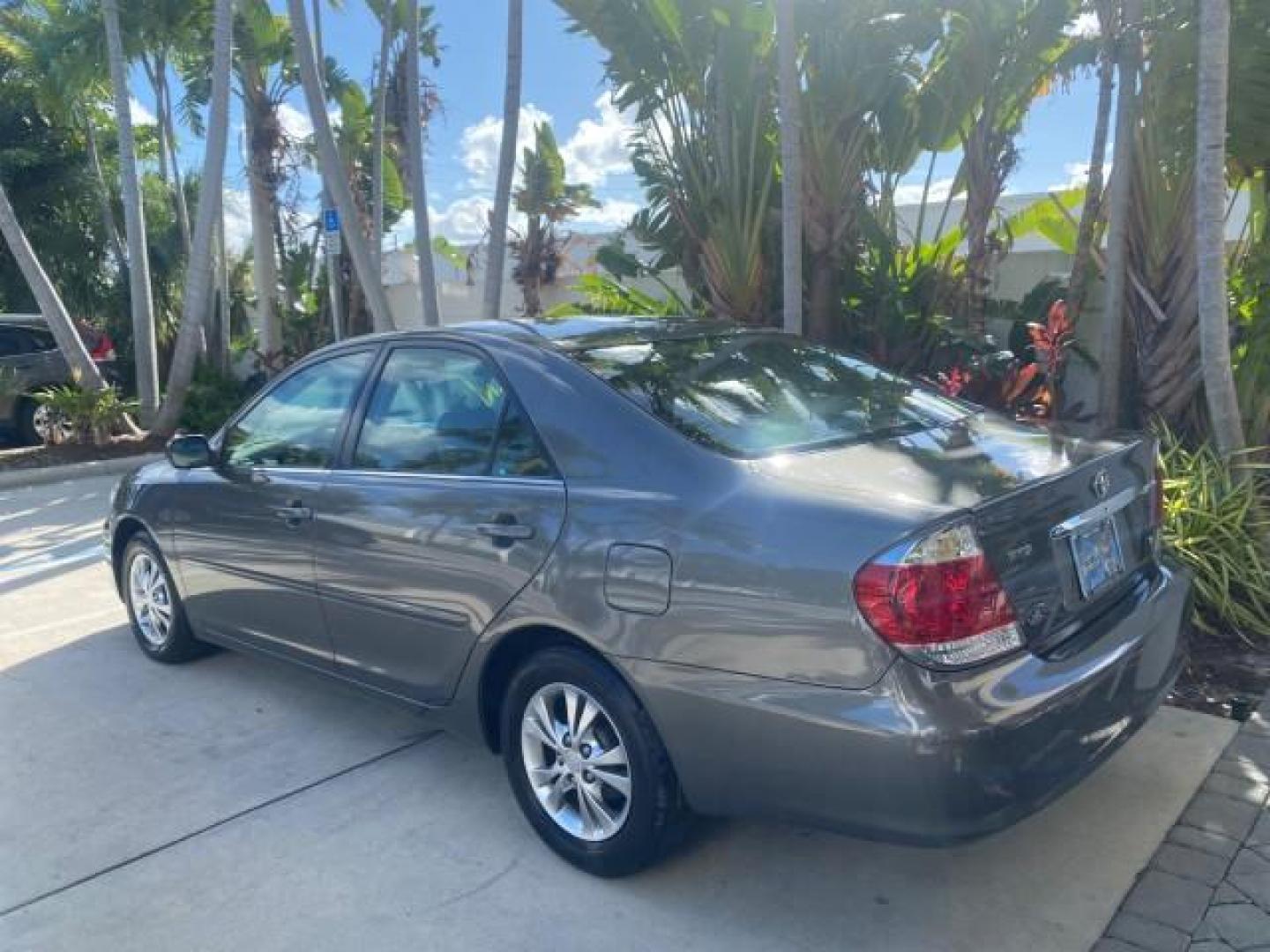 2005 Phantom Gray Pearl /Stone Toyota Camry XLE LOW MILES 68,563 1 OWNER (4T1BF30K05U) with an 3.0L DOHC MPFI Vvti 24-Valve V6 Engine engine, Automatic transmission, located at 4701 North Dixie Hwy, Pompano Beach, FL, 33064, (954) 422-2889, 26.240938, -80.123474 - OUR WEBPAGE FLORIDACARS1.COM HAS OVER 100 PHOTOS AND FREE CARFAX LINK 2005 TOYOTA CAMRY XLE V6 1 OWNER VIN: 4T1BF30K05U621308 4 T 1 B F 3 0 K 0 5 U 6 2 1 3 0 8 SEDAN 4 DR 3.0L V6 F DOHC 24V GASOLINE 28 MPG FRONT WHEEL DRIVE Features ABS Brakes Air Conditioning Alloy Wheels AM/FM Stereo Automatic Tra - Photo#34