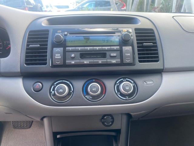 2005 Phantom Gray Pearl /Stone Toyota Camry XLE LOW MILES 68,563 1 OWNER (4T1BF30K05U) with an 3.0L DOHC MPFI Vvti 24-Valve V6 Engine engine, Automatic transmission, located at 4701 North Dixie Hwy, Pompano Beach, FL, 33064, (954) 422-2889, 26.240938, -80.123474 - OUR WEBPAGE FLORIDACARS1.COM HAS OVER 100 PHOTOS AND FREE CARFAX LINK 2005 TOYOTA CAMRY XLE V6 1 OWNER VIN: 4T1BF30K05U621308 4 T 1 B F 3 0 K 0 5 U 6 2 1 3 0 8 SEDAN 4 DR 3.0L V6 F DOHC 24V GASOLINE 28 MPG FRONT WHEEL DRIVE Features ABS Brakes Air Conditioning Alloy Wheels AM/FM Stereo Automatic Tra - Photo#56