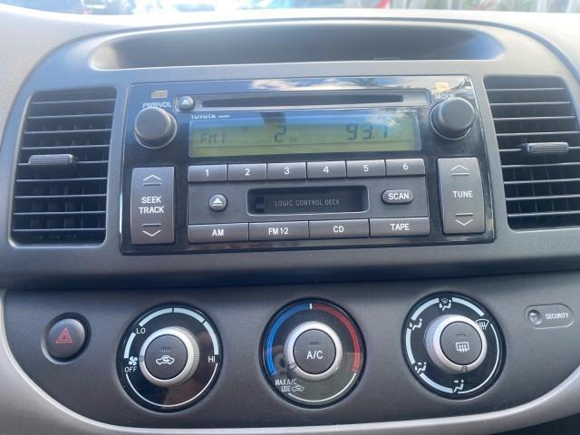 2005 Phantom Gray Pearl /Stone Toyota Camry XLE LOW MILES 68,563 1 OWNER (4T1BF30K05U) with an 3.0L DOHC MPFI Vvti 24-Valve V6 Engine engine, Automatic transmission, located at 4701 North Dixie Hwy, Pompano Beach, FL, 33064, (954) 422-2889, 26.240938, -80.123474 - OUR WEBPAGE FLORIDACARS1.COM HAS OVER 100 PHOTOS AND FREE CARFAX LINK 2005 TOYOTA CAMRY XLE V6 1 OWNER VIN: 4T1BF30K05U621308 4 T 1 B F 3 0 K 0 5 U 6 2 1 3 0 8 SEDAN 4 DR 3.0L V6 F DOHC 24V GASOLINE 28 MPG FRONT WHEEL DRIVE Features ABS Brakes Air Conditioning Alloy Wheels AM/FM Stereo Automatic Tra - Photo#58